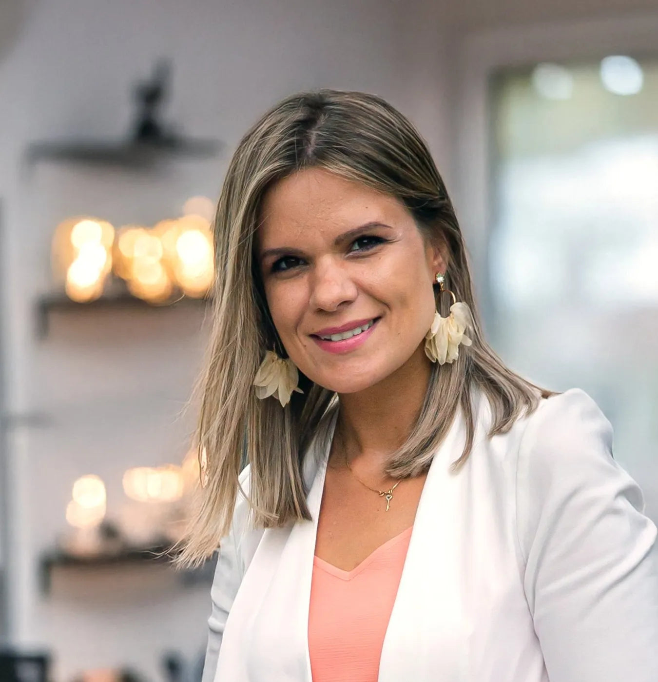 Artystka i założycielka marki Patilinka, która ręcznie tworzy bransoletki z naturalnych kamieni.