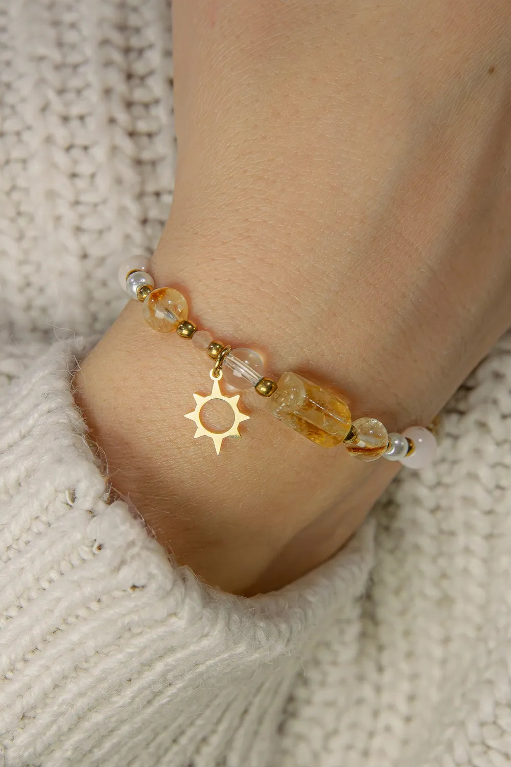 Okruch Słońca - bransoletka z cytrynu, kwarcu różowego, kryształu górskiego i zawieszką słońce - Patilinka